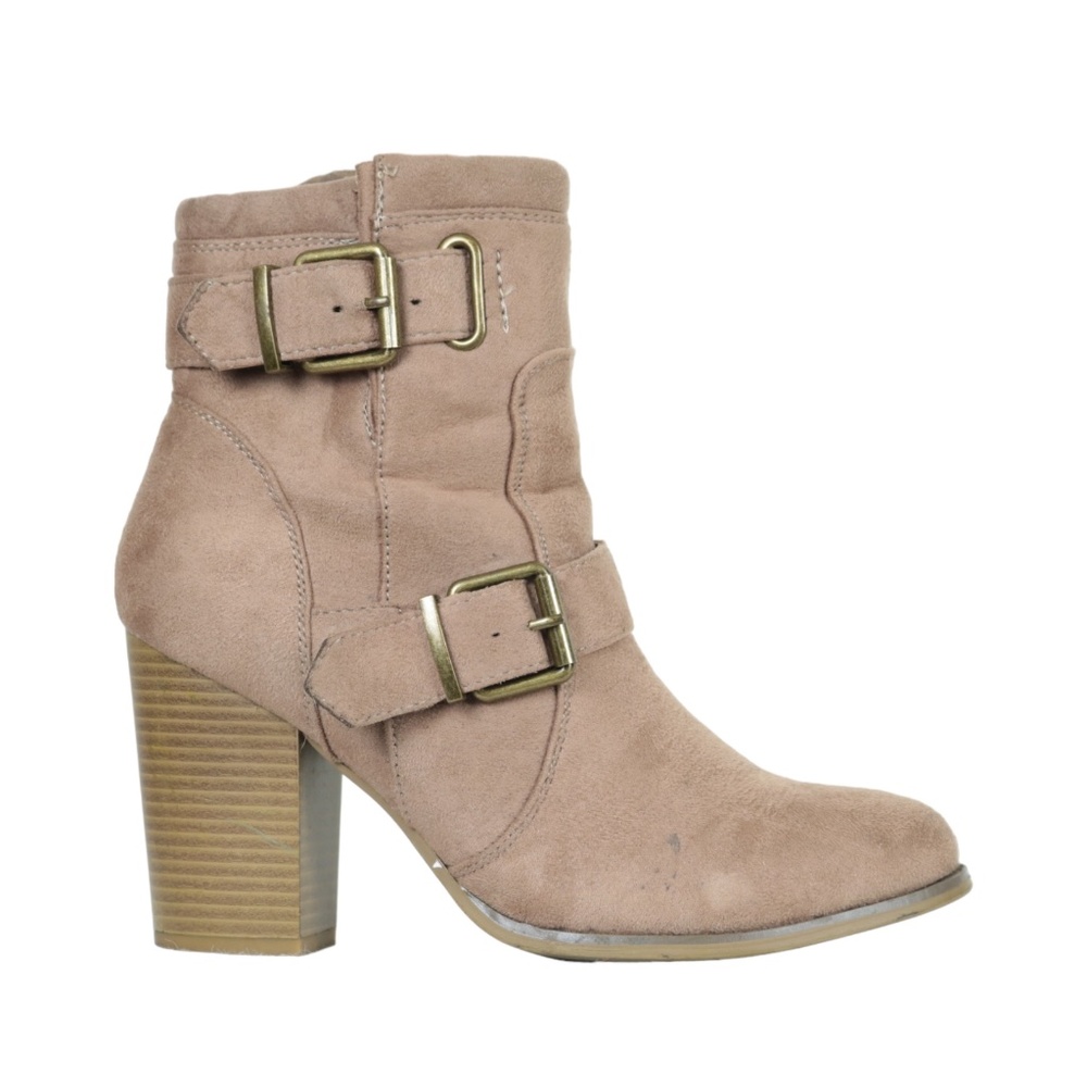 JustFab Daphnee Taupe Buckle Stack Block Heel Ankle Bootie Size 8